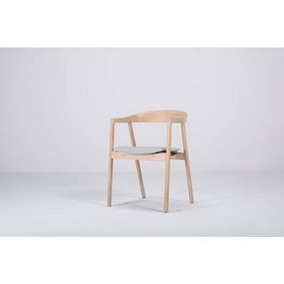 Gazzda Jedálenská stolička z masívneho dubového dreva s modrosivým sedadlom  Muna, značky Gazzda