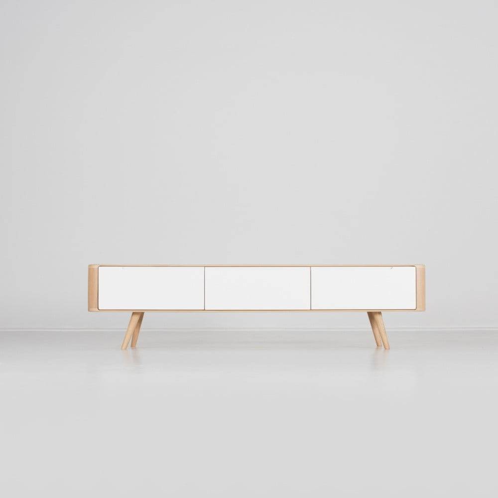 Gazzda Televízny stolík z dubového dreva  Ena, 180 × 42 × 45 cm, značky Gazzda